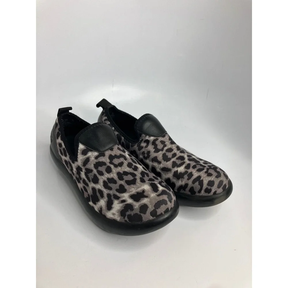 Alegria Slip On Shoes Womens 38 Grey Leopard Print Excellent Comfort Flats